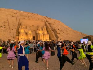4 آلاف سائح مصري وأجنبي يشهدون ظاهرة تعامد الشمس بأبوسمبل 