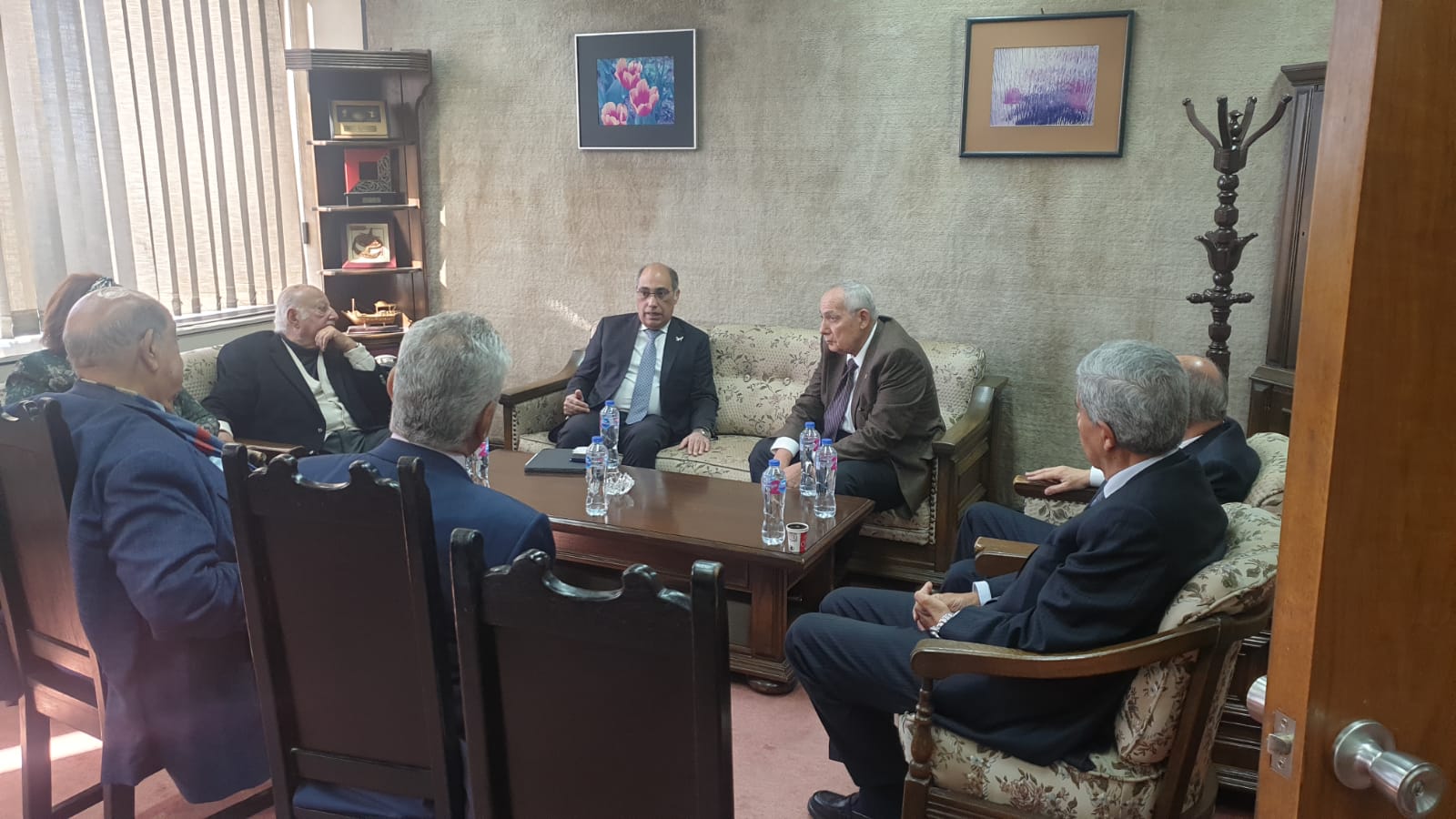 "القاضي" يلتقي بأعضاء لجنة السياحة والطيران بجمعية رجال الأعمال المصريين