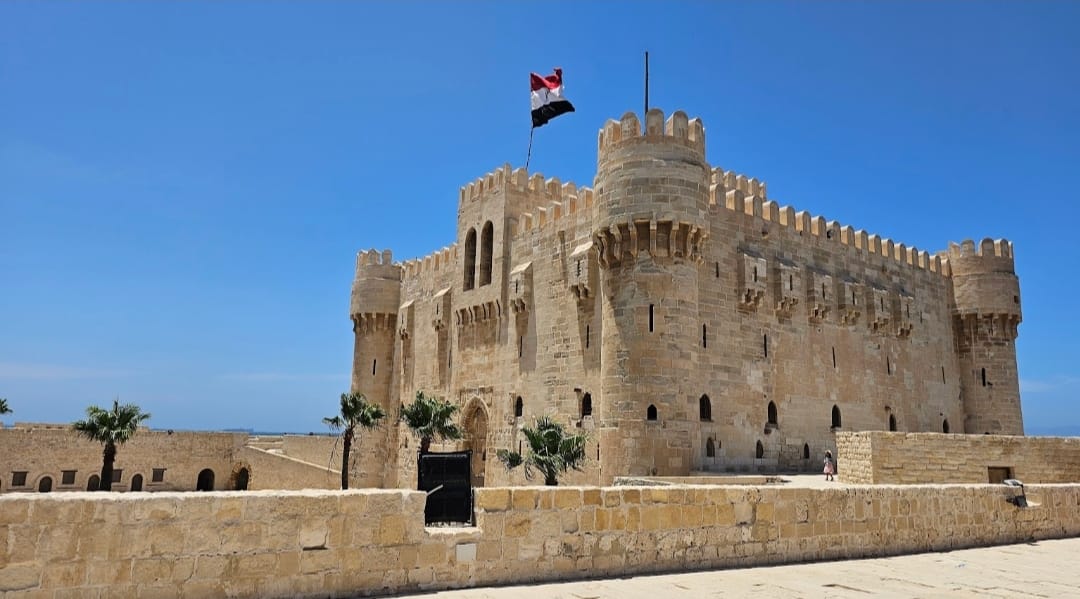 متابعة أعمال تطوير خدمات الزائرين بعدد من المواقع الأثرية والمتاحف بمحافظة الإسكندرية