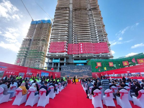 وزير الإسكان: احتفالية للانتهاء من الهيكل الخرساني لأول برج بـ"داون تاون" بالعلمين الجديدة