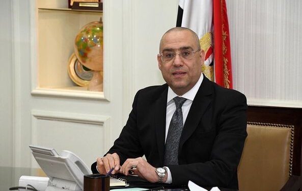 وزير الإسكان يتابع موقف إزالة مخالفات البناء بمدن العبور و6 أكتوبر والشيخ زايد
