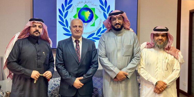 المجلس العربى الإفريقى يوقع اتفاقاً مع شركة قمم الجبال للتطوير والاستثمار بالسعودية