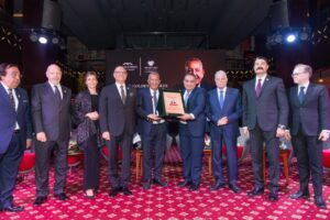 محمد عيد سليمان يحصد جائزة التميز في التسويق السياحي الدولي من الاتحاد الأفريقي الآسيوي