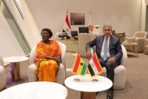 وزير السياحة يبحث تعزيز التعاون مع وزيرة السياحة والثقافة والفن الإبداعي بغانا