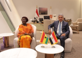 وزير السياحة يبحث تعزيز التعاون مع وزيرة السياحة والثقافة والفن الإبداعي بغانا