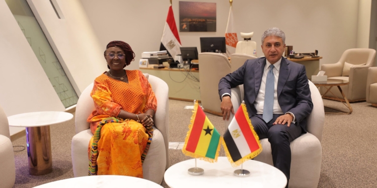 وزير السياحة يبحث تعزيز التعاون مع وزيرة السياحة والثقافة والفن الإبداعي بغانا
