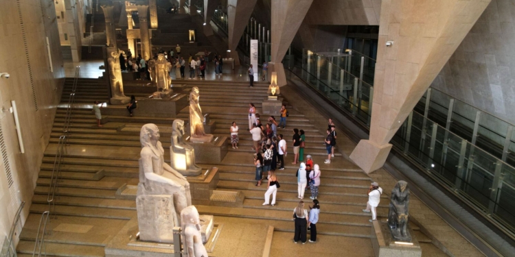إطلاق خدمة الدليل الصوتي بالمتحف المصري الكبير