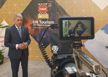 وزير السياحة يعقد لقاءات إعلامية مع وسائل الإعلام السعودية والدولية خلال زيارته للرياض