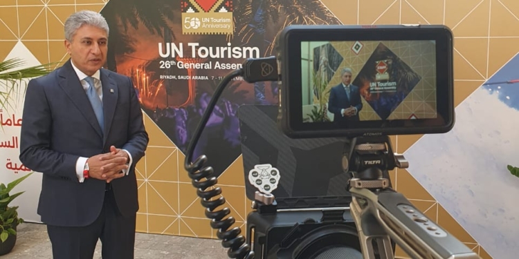 وزير السياحة يعقد لقاءات إعلامية مع وسائل الإعلام السعودية والدولية خلال زيارته للرياض