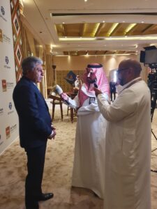 وزير السياحة يعقد لقاءات إعلامية مع وسائل الإعلام السعودية والدولية خلال زيارته للرياض